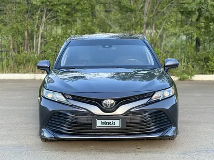 Toyota Camry 2018 года за 6 700 000 тг. в Уральск