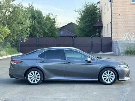 Toyota Camry 2018 года за 6 700 000 тг. в Уральск – фото 5
