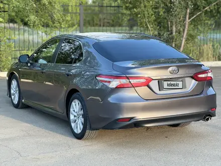 Toyota Camry 2018 года за 6 700 000 тг. в Уральск – фото 7