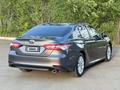 Toyota Camry 2018 года за 6 700 000 тг. в Уральск – фото 8