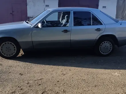 Mercedes-Benz E 260 1993 года за 2 700 000 тг. в Караганда – фото 14