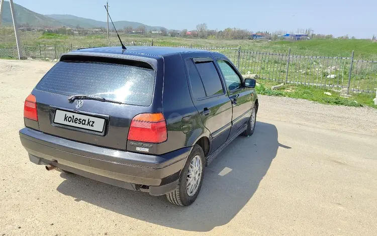 Volkswagen Golf 1997 годаүшін1 800 000 тг. в Алматы