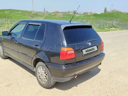 Volkswagen Golf 1997 года за 1 800 000 тг. в Алматы – фото 2