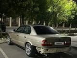 BMW 525 1992 года за 800 000 тг. в Атырау – фото 2