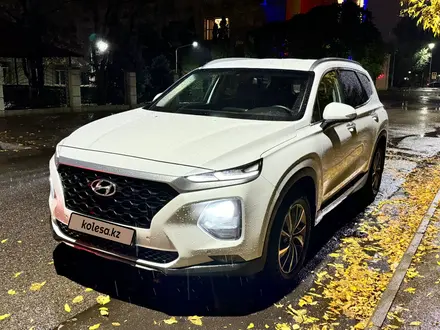 Hyundai Santa Fe 2018 года за 12 999 999 тг. в Алматы