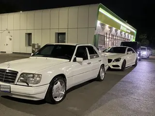 Mercedes-Benz E 320