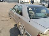 Mercedes-Benz E 220 1993 года за 1 500 000 тг. в Алматы