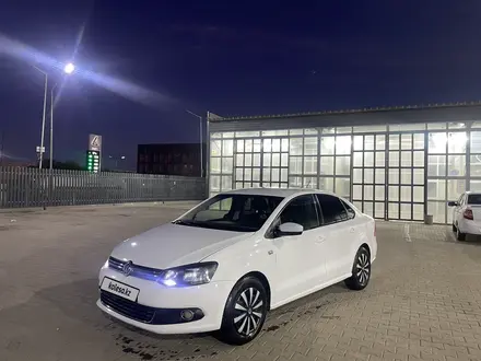 Volkswagen Polo 2014 года за 4 000 000 тг. в Уральск – фото 2