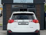 Toyota RAV4 2015 года за 9 800 000 тг. в Караганда – фото 4