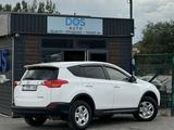 Toyota RAV4 2015 года за 9 800 000 тг. в Караганда – фото 3