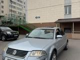 Volkswagen Passat 2003 годаүшін2 000 000 тг. в Астана