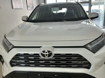 Toyota RAV4 2022 года за 19 200 000 тг. в Астана