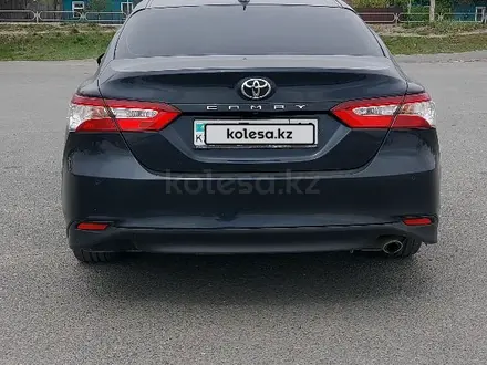 Toyota Camry 2018 года за 12 200 000 тг. в Семей – фото 5