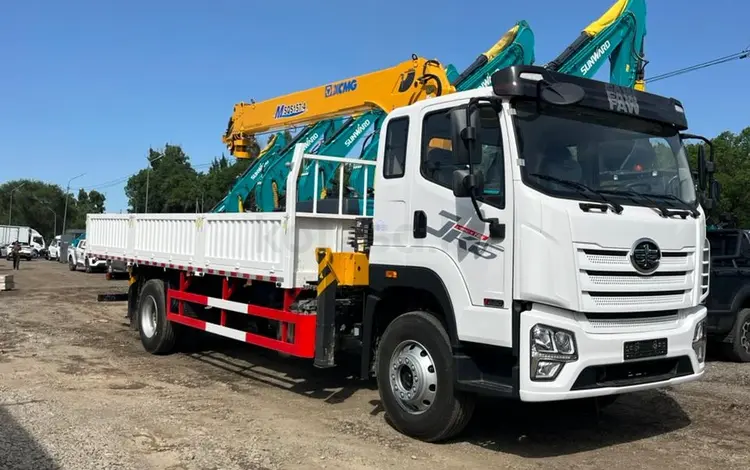 FAW  Манипулятор 6, 3т XCMG Кму 2023 года за 31 500 000 тг. в Алматы