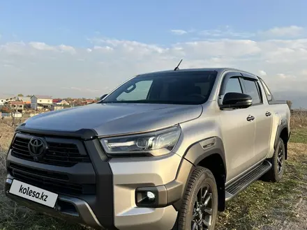 Toyota Hilux 2022 года за 25 500 000 тг. в Алматы