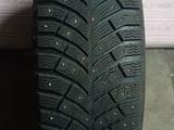 Комплект резины на дисках за 120 000 тг. в Алтай – фото 2