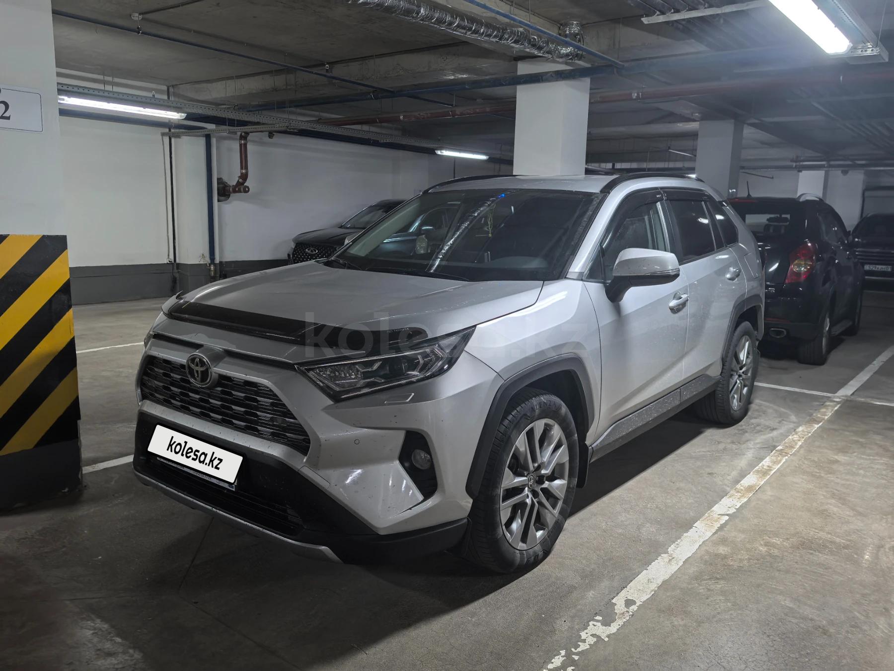 Toyota RAV4 2021 г.