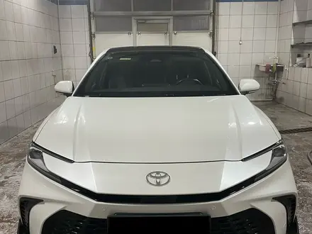 Toyota Camry 2024 года за 18 000 000 тг. в Караганда