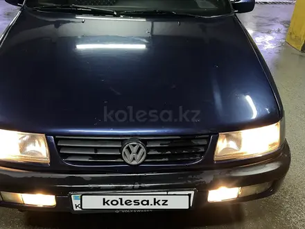 Volkswagen Passat 1995 года за 2 750 000 тг. в Астана – фото 44