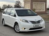 Toyota Sienna 2015 годаfor17 000 000 тг. в Тараз