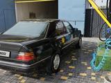 Mercedes-Benz E 200 1992 года за 1 000 000 тг. в Тараз – фото 3