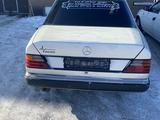 Mercedes-Benz E 260 1992 года за 1 100 000 тг. в Караганда – фото 5