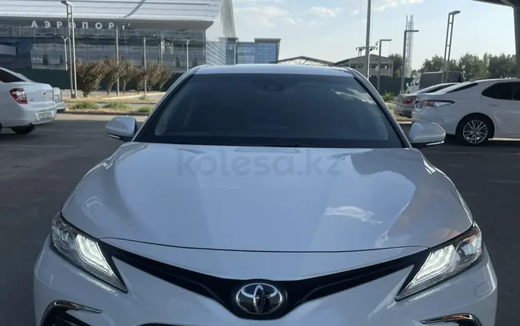 Toyota Camry 2021 года за 16 500 000 тг. в Шымкент