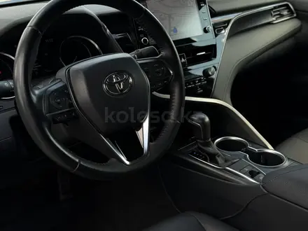 Toyota Camry 2023 года за 16 500 000 тг. в Атырау – фото 16