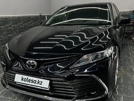 Toyota Camry 2023 года за 16 500 000 тг. в Атырау – фото 17