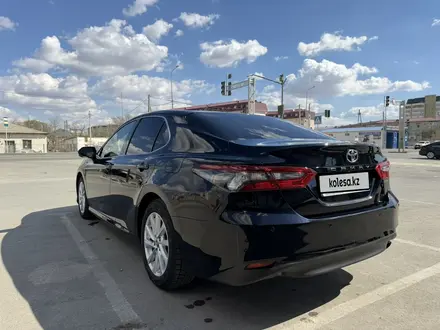 Toyota Camry 2023 года за 16 500 000 тг. в Атырау – фото 7