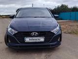 Hyundai i20 2023 года за 6 200 000 тг. в Уральск – фото 3