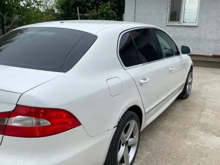 Skoda Superb 2013 года за 3 700 000 тг. в Алматы – фото 5