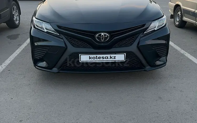 Toyota Camry 2020 года за 12 500 000 тг. в Актобе