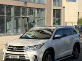 Toyota Highlander 2018 года за 18 500 000 тг. в Шымкент – фото 2