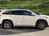 Toyota Highlander 2018 года за 18 500 000 тг. в Шымкент – фото 4
