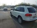 Volkswagen Touareg 2006 года за 7 000 000 тг. в Алматы – фото 6