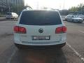 Volkswagen Touareg 2006 года за 7 000 000 тг. в Алматы – фото 7