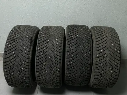 Шины зимние 245/40 R19 за 250 000 тг. в Астана – фото 2