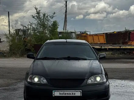 Toyota Avensis, 2000