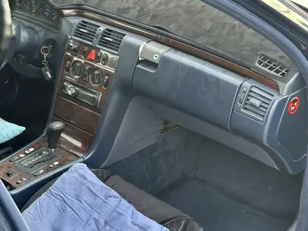 Mercedes-Benz E 200 1996 года за 1 100 000 тг. в Шымкент – фото 10