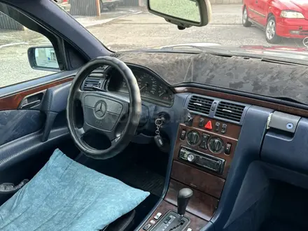 Mercedes-Benz E 200 1996 года за 1 100 000 тг. в Шымкент – фото 11