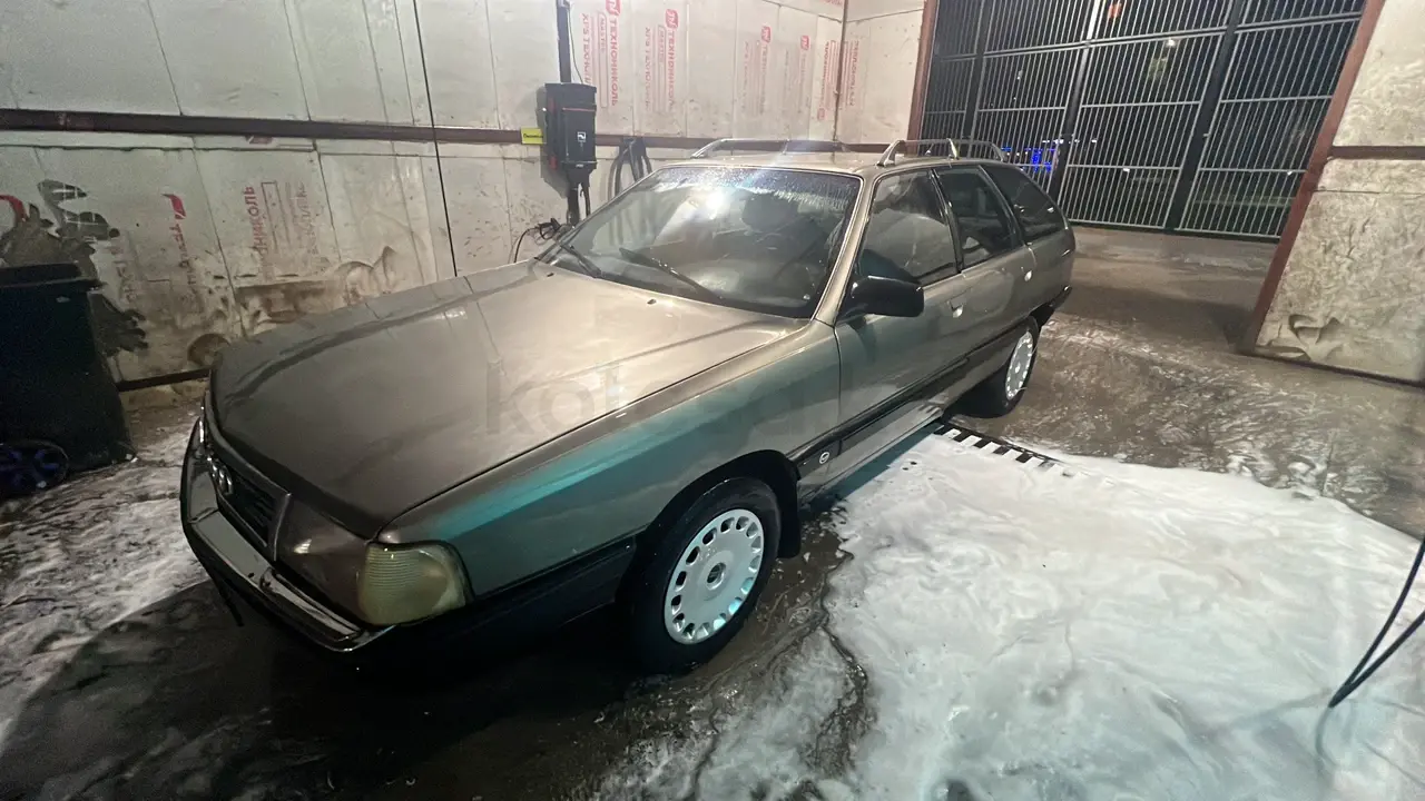 Audi 100, 1990