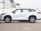 Toyota Highlander 2024 года за 21 700 000 тг. в Семей – фото 3