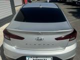 Hyundai Elantra 2019 года за 8 100 000 тг. в Шымкент – фото 4