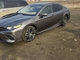 Toyota Camry 2018 годаfor9 000 000 тг. в Атырау – фото 5