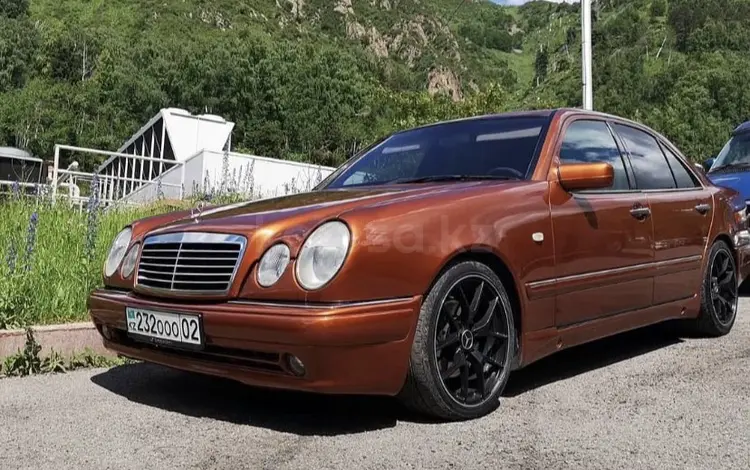 Бампер на Mercedes-Benz W210 до рест AMG E50 Передний/Задний/Пороги за 35 000 тг. в Алматы