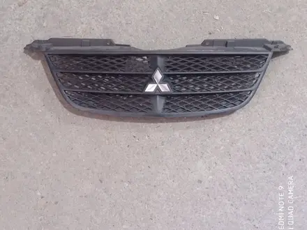 Решетка радиатора Mitsubishi Airtrek 2001-2008 за 25 000 тг. в Астана