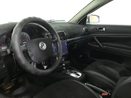 Volkswagen Passat 2002 года за 1 850 000 тг. в Астана – фото 12