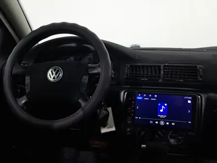 Volkswagen Passat 2002 года за 1 850 000 тг. в Астана – фото 17