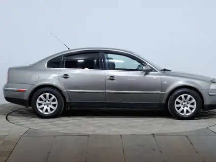 Volkswagen Passat 2002 года за 1 850 000 тг. в Астана – фото 4
